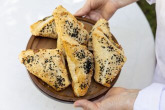 מאפים אישיים במילוי תרד/בטטה וגבינות